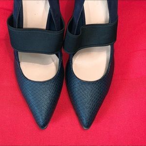 Vera Wang heels 👠